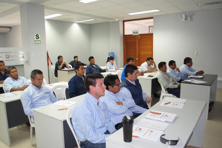 Hidrandina realiza II Feria de Formación Empresarial en todas sus sedes