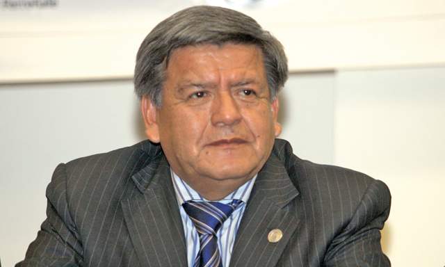 César Acuña confía en que desplará a PPK del segundo lugar