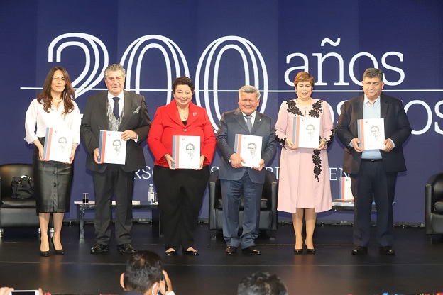 Fondo Editorial de la UCV presentó el libro “200 años, 200 rostros”, Personajes del Bicentenario