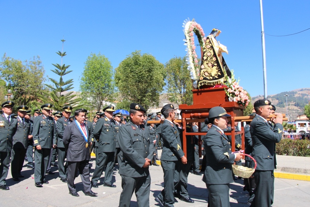 Alcalde de Huaraz participó en ceremonia por el día de la Policía Nacional del Perú