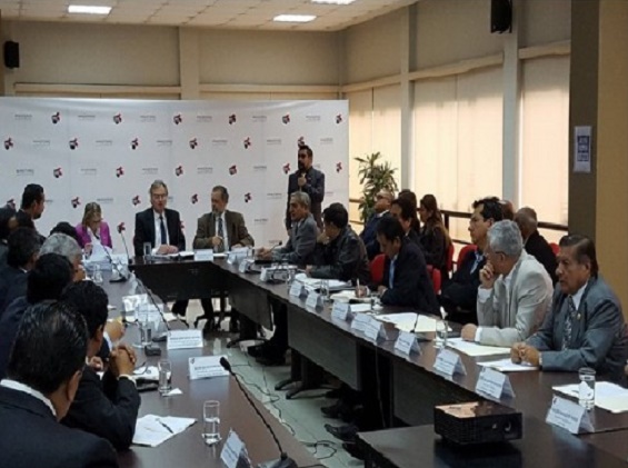 Alcalde de Huaraz se reunió con ministro del Interior en Lima