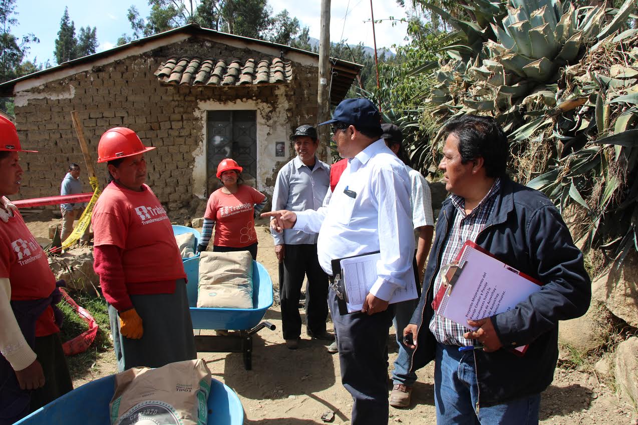  Alcalde de Independencia supervisó obras del programa Trabaja Perú