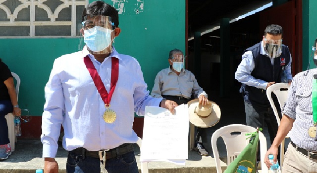 Alcalde de Cáceres del Perú reclama un médico para su distrito, están olvidados