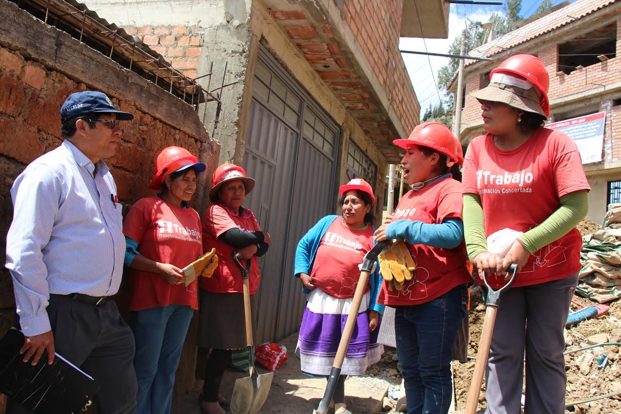  Alcalde de Independencia inspeccionó obras del programa Trabaja Perú  