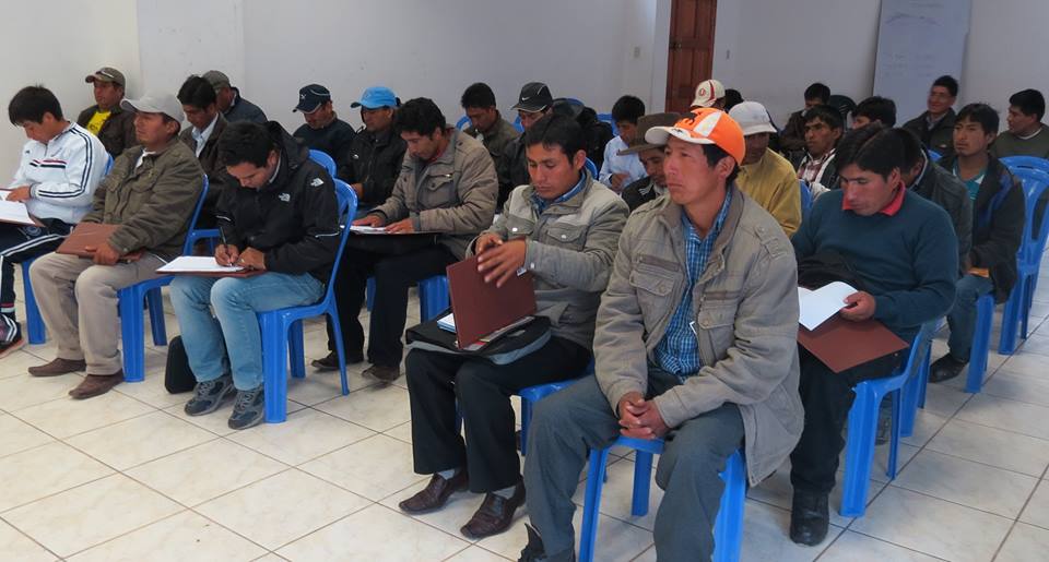 Huari: Capacitan a alcaldes de centros poblados sobre manejo de recursos públicos