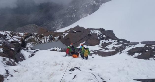   Restos de guía peruano y de los tres alpinistas españoles fueron hallados en la profundidad de nevado en Huaraz
