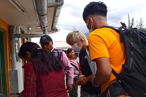 Dan de alta voluntaria a montañista japonesa rescatada del nevado Huascarán