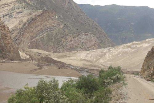 Sihuas: lluvias provocan alud en cerro cerca a Suchimán y dejan cuatro muertos