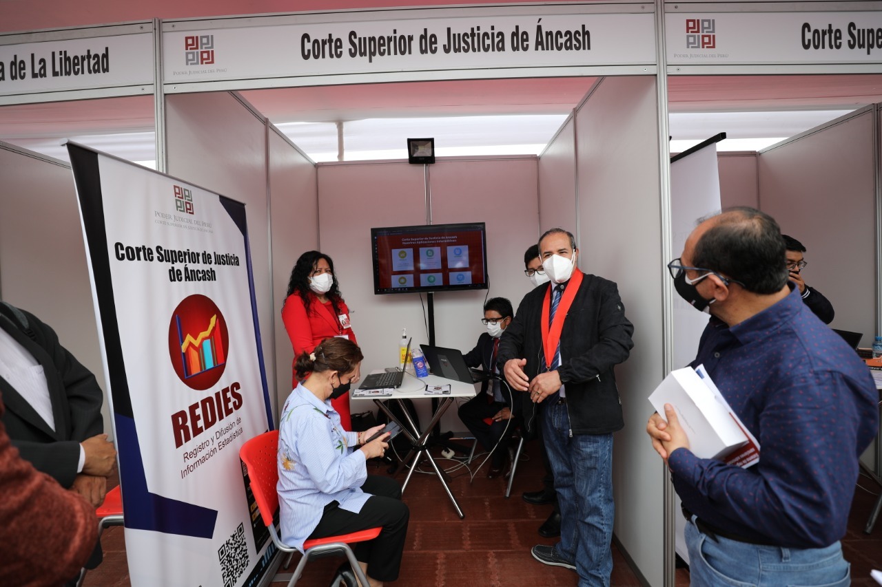 Corte de Áncash presentó 12 aplicativos y sistemas informáticos en feria tecnológica del Poder Judicial