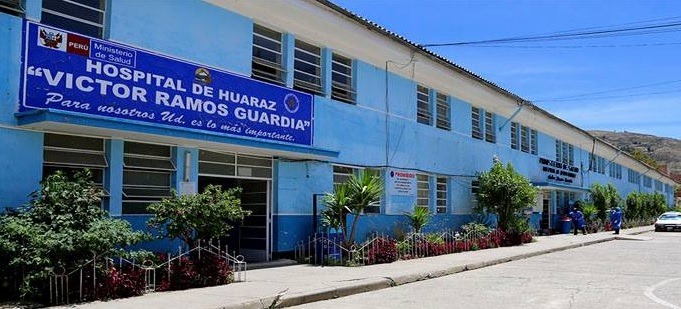 Huaraz: anciano de 83 años y otro paciente más reciben el alta médica 