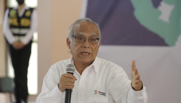 Aníbal Torres regresaría a la docencia universitaria tras renuncia a la PCM 