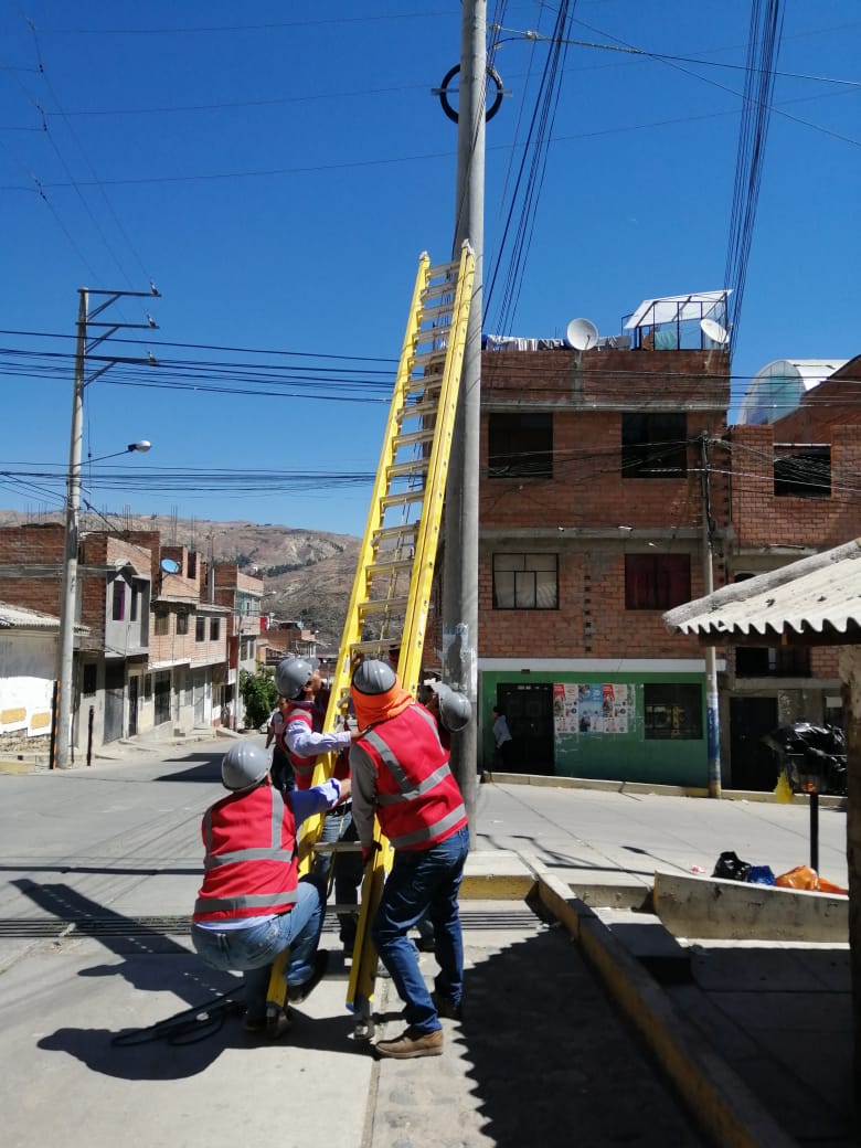Obreros de la municipalidad de Huaraz terminan mantenimiento de cámaras de videovigilancia