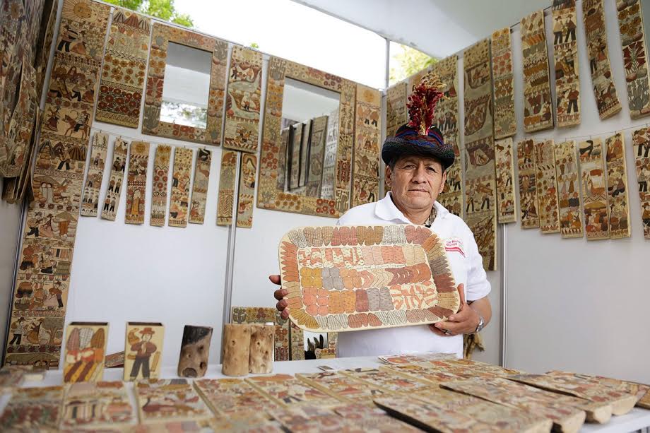 Centenar de artesanos del Perú expondrán en la Feria Nacional de Artesanía “De Nuestras Manos”