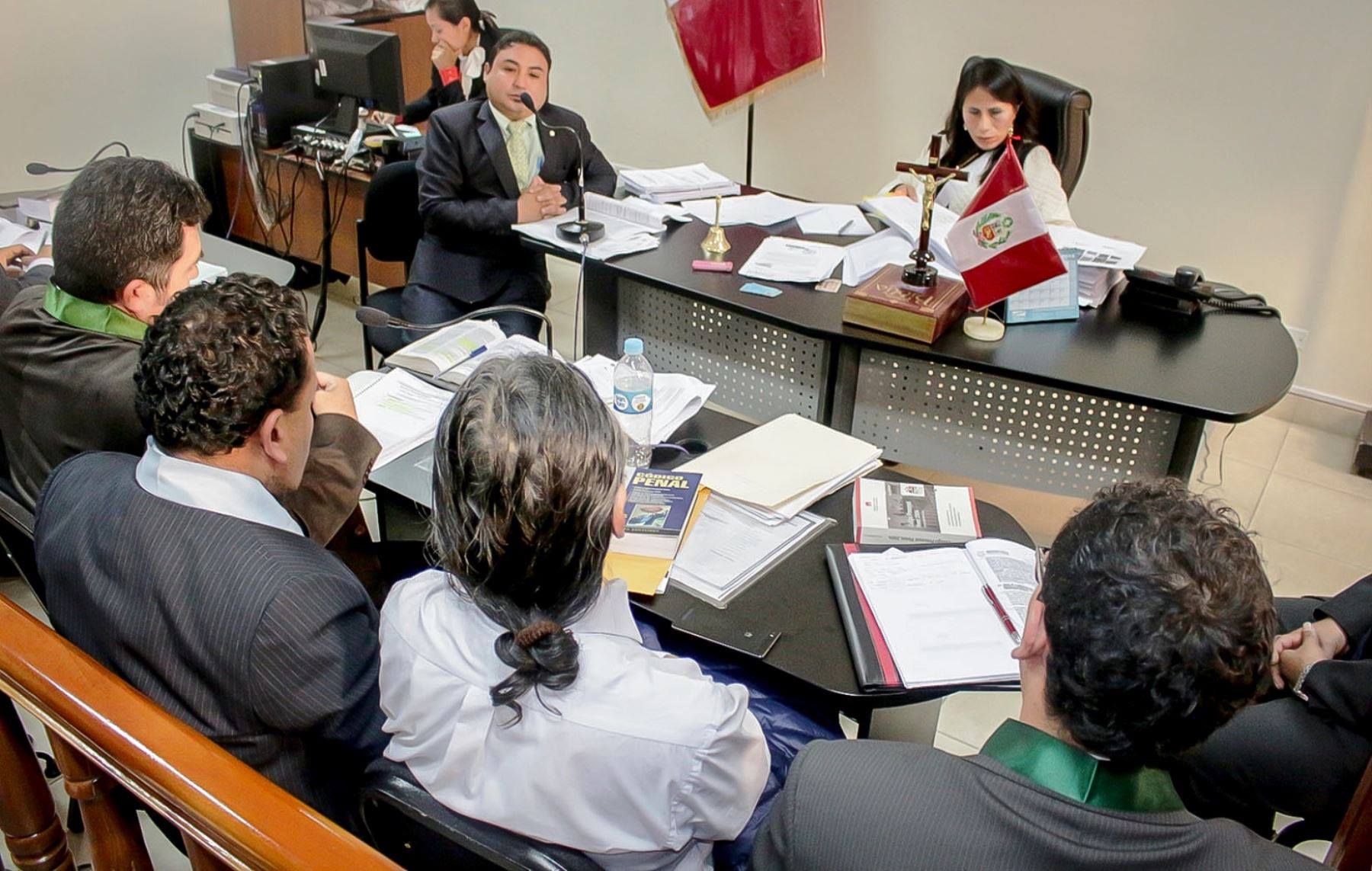 Continúa audiencia contra gobernador Waldo Ríos por nombramiento indebido