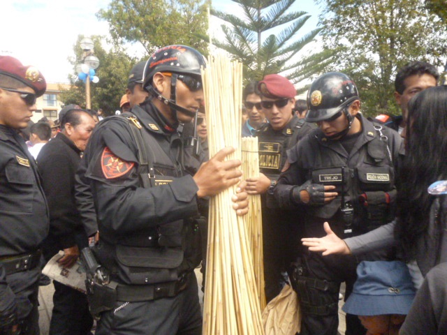 Fiscalía y Policía efectúan operativo para decomisar productos con fecha vencida