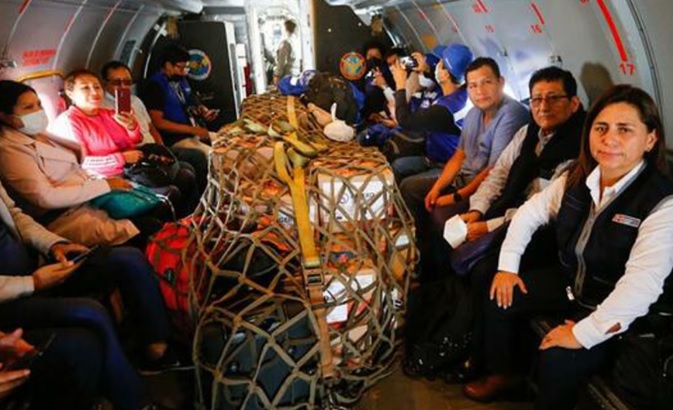 Ministra de Salud viaja a Ayacucho con equipo de médicos para atender a la población