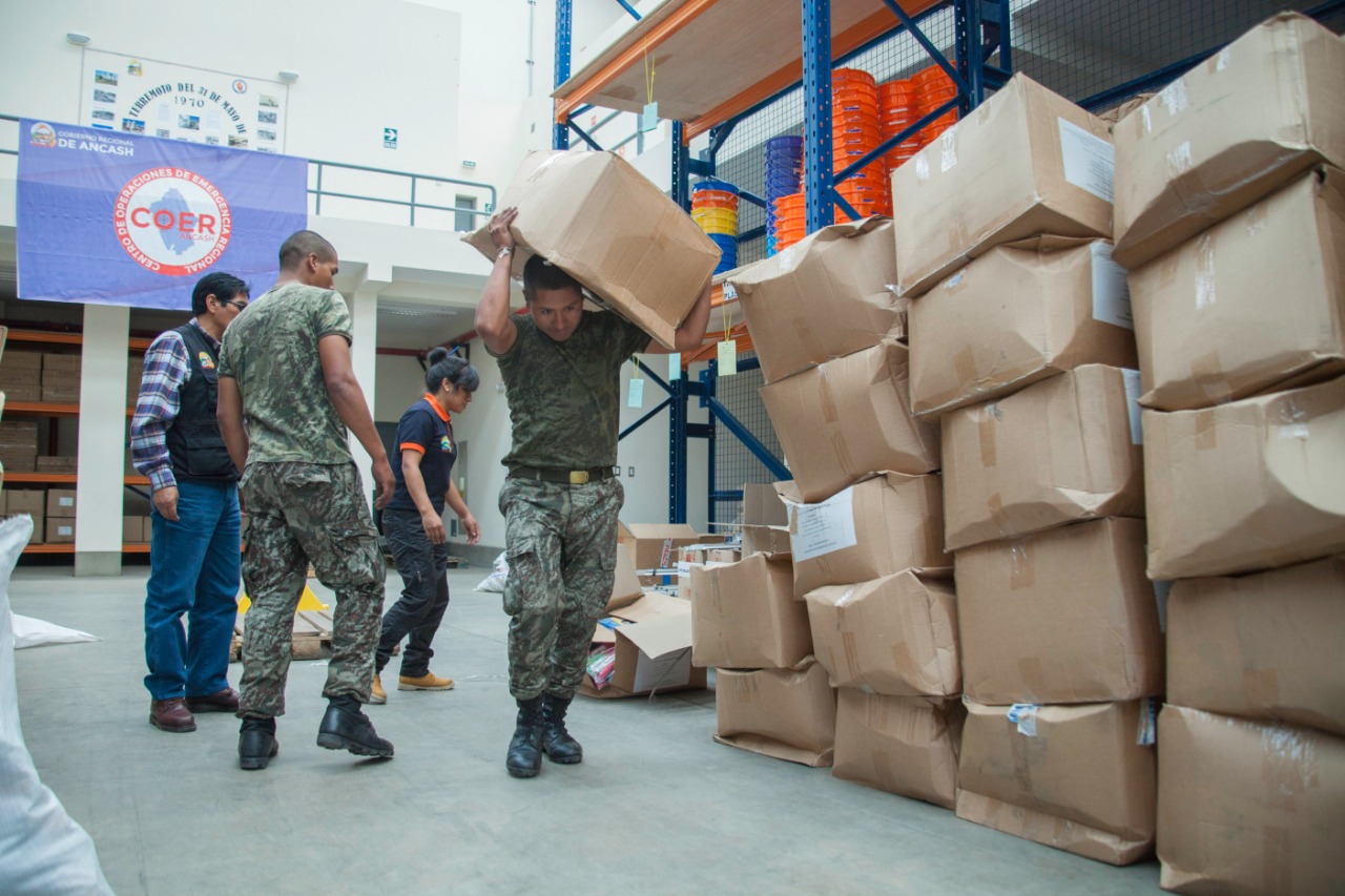 Llegan 60 toneladas de ayuda humanitaria para Sihuas, pomabamba, Llamellín y Huaraz