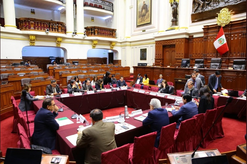 Bancadas piden votar proyecto de adelanto de elecciones la próxima semana