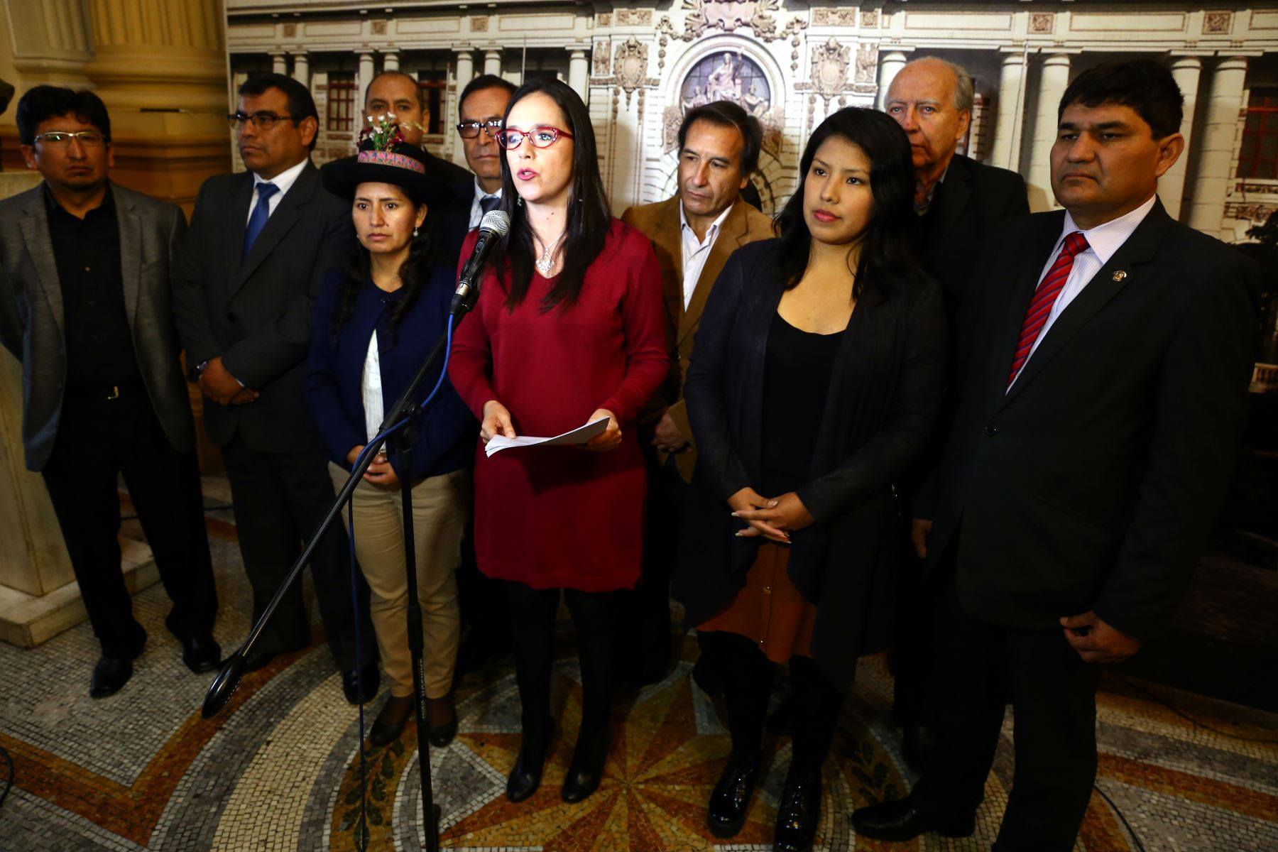 Bancadas presentan moción para cancelar elección del TC