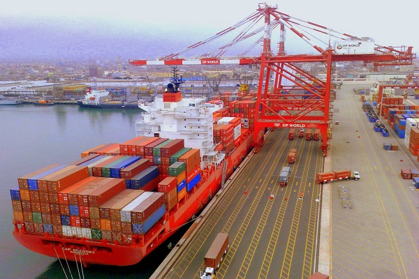 Economía mundial: ¿Cómo la crisis de los contenedores podría afectar al comercio internacional y a los consumidores?