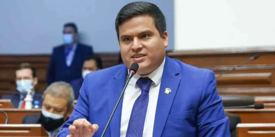 Congresista Bazán asegura que Renovación Popular “sigue firme” en censurar a Santiváñez