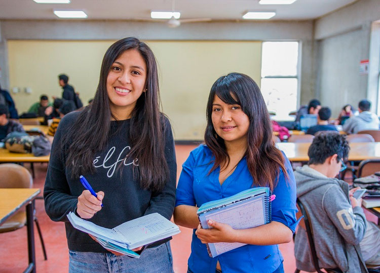 El 63.5 % de preseleccionados para Beca 18 son mujeres 