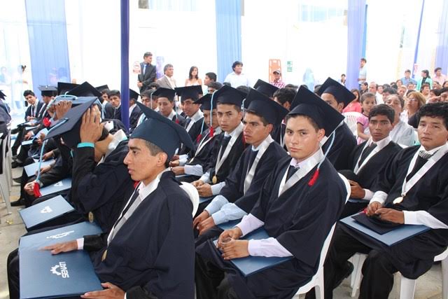 Becarios de diferentes zonas de Áncash se graduaron en Senati Chimbote