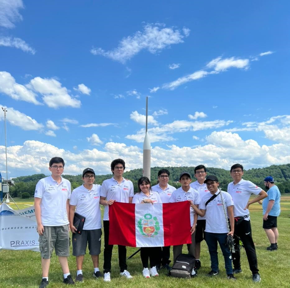 Estudiantes peruanos destacan en competencia aeroespacial en Estados Unidos  