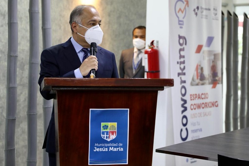 "Binomio público-privado debe segruir apoyando emprendimientos de jóvenes peruanos"