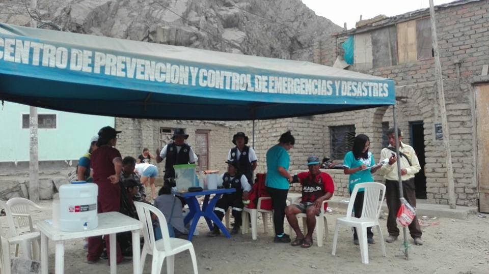 Brigadistas de Red de Salud brindan atención en sectores afectados por lluvias y huaicos en El Santa