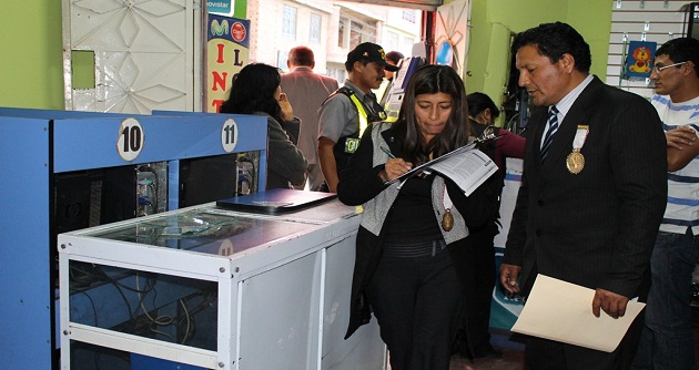 Fiscalías de familia y prevención del delito realizan operativo inopinado a cabinas de internet 
