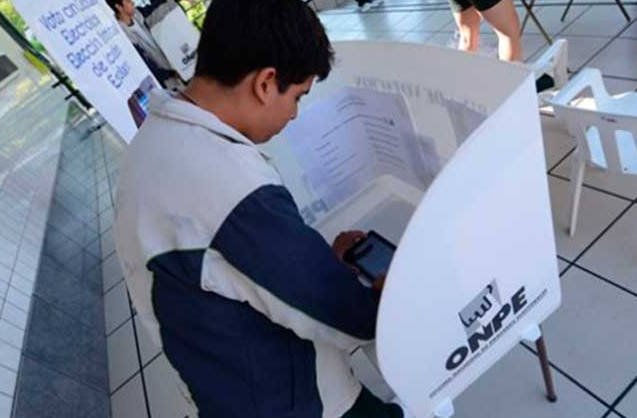 ONPE decide ubicación de candidaturas en cédula de sufragio de la segunda vuelta 