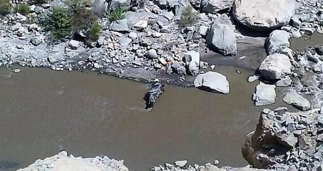 Pallasca: desmantelan camioneta de la fiscalía que cayó a un barranco en el río Tablachaca