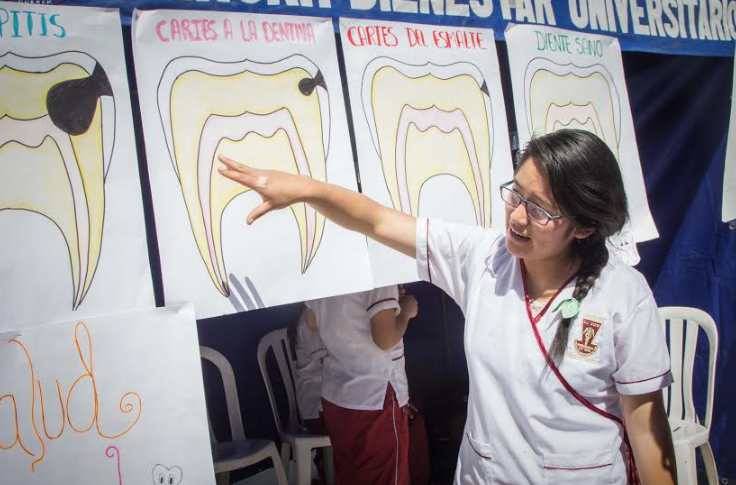 Estudiantes de la Unasam realizaron campaña de salud  bucal