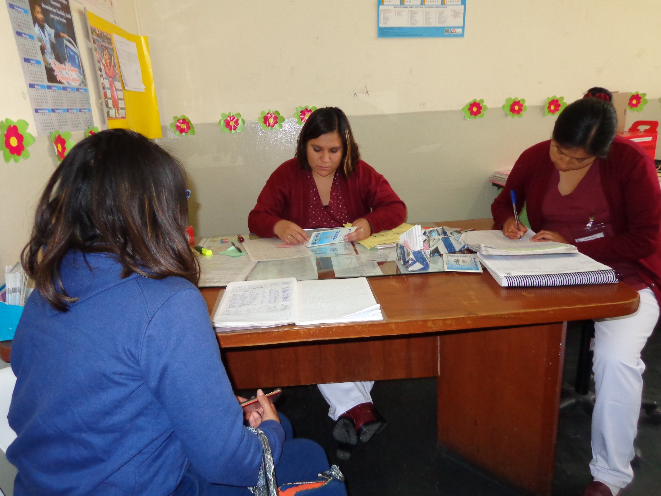 Hospital Víctor Ramos realiza despistaje gratuito de cáncer de mama y cuello uterino 