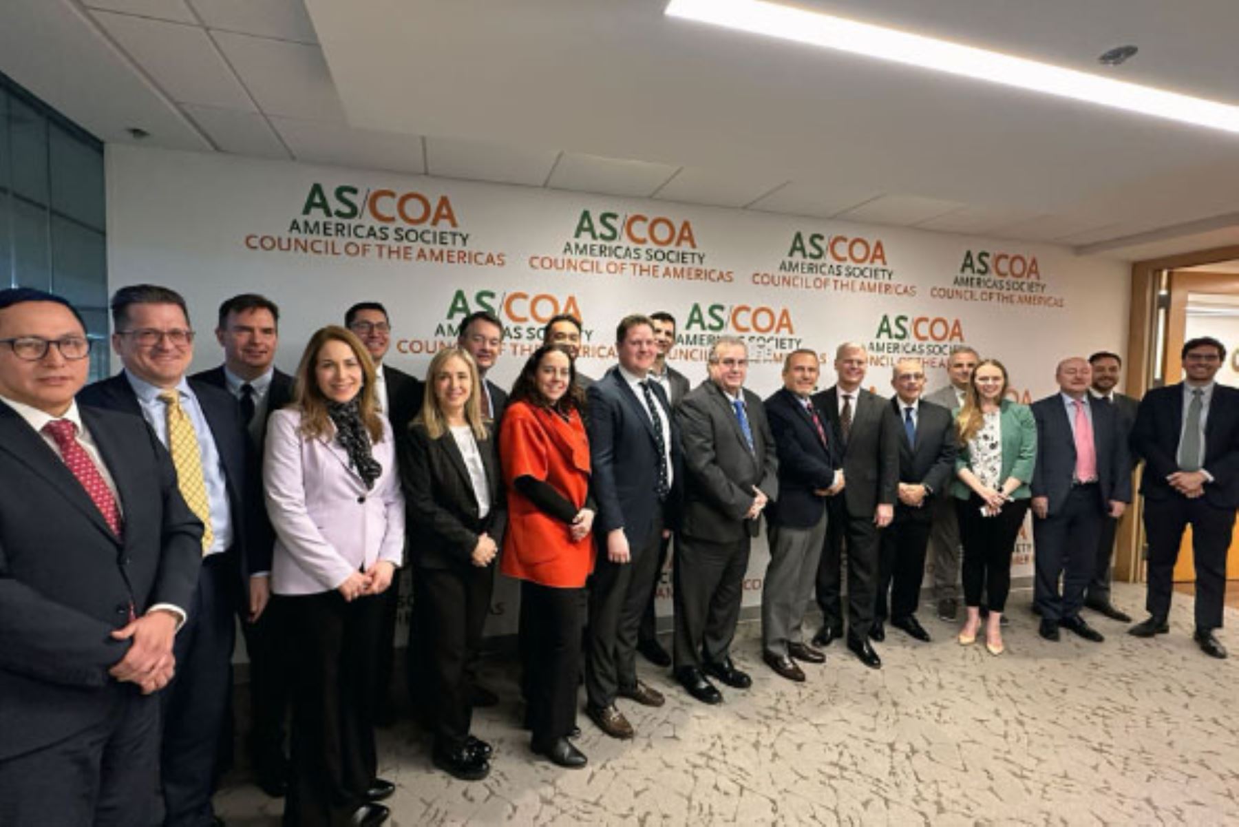 Canciller sostuvo reunión con empresarios y destacan rol estratégico del Perú