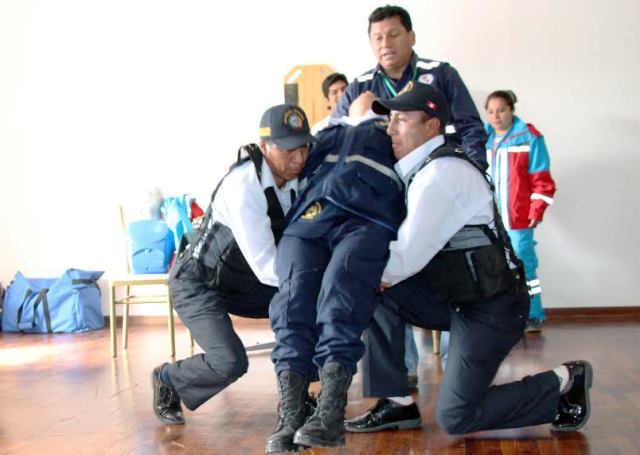 Municipalidad de Independencia capacita a serenos en seguridad turística y primeros auxilios