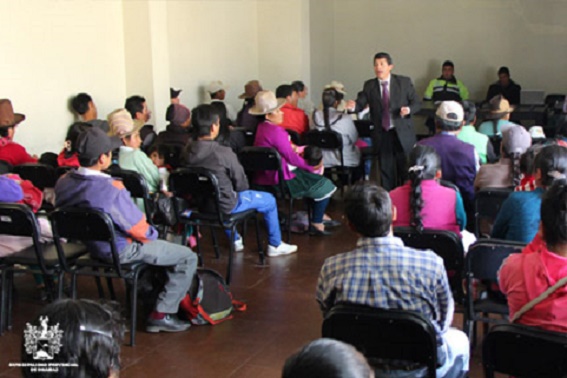 Capacitan a padres de familia de colegios de Huaraz en Seguridad Ciudadana