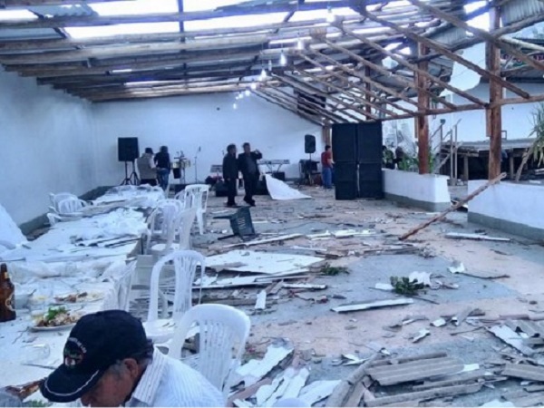 Fuertes vientos y lluvia torrencial ocasionaron serios daños materiales en Carhuaz