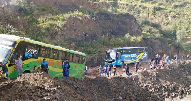 Falla geológica en Colcabamba interrumpe el tránsito al callejón de Los Conchucos en Áncash