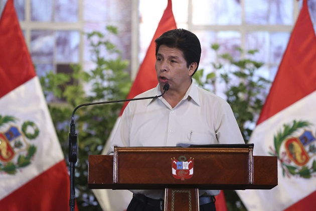 Coinciden en que Castillo se expone a una nueva denuncia constitucional