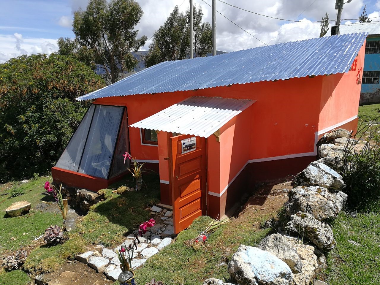 Más de 3 mil viviendas térmicas están listas para enfrentar heladas en zonas altoandinas