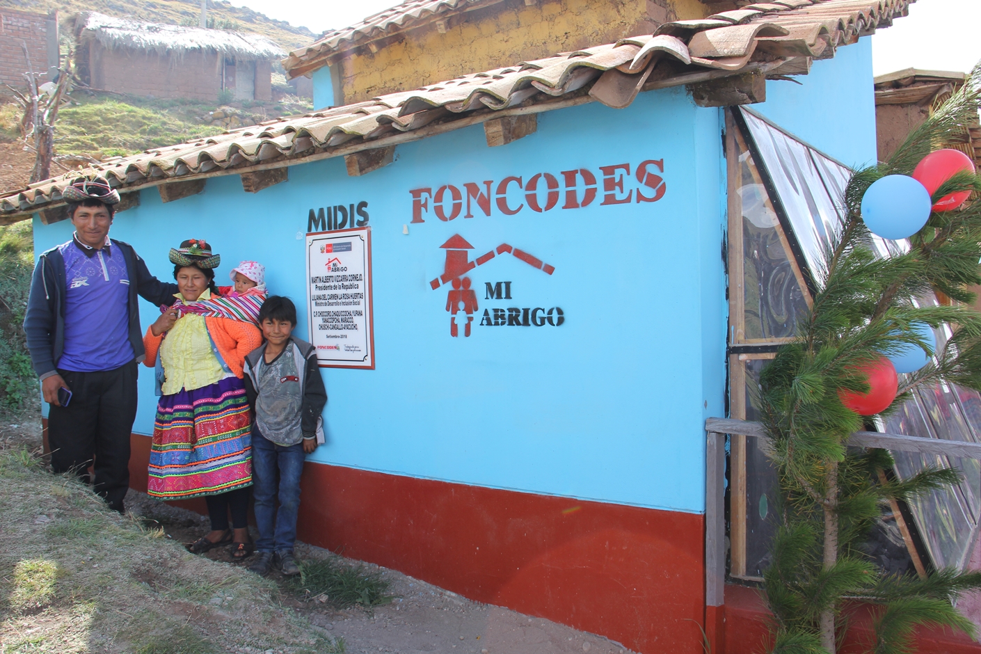 Foncodes inicia entrega de 410 viviendas térmicas con energía solar para familias altoandinas