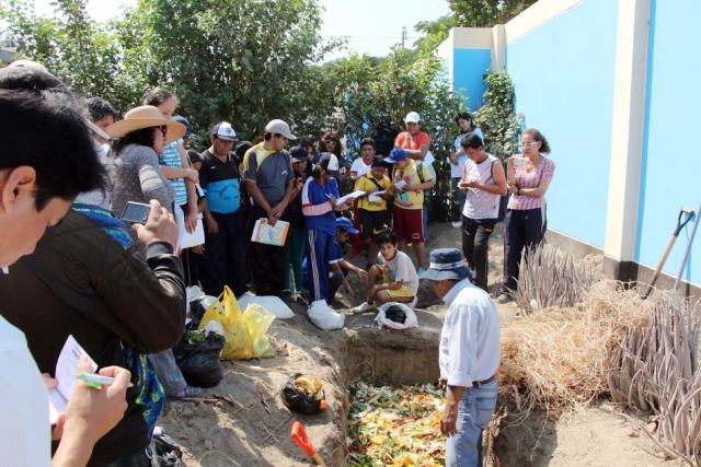 Casma: Capacitan a personal edil y estudiantes en práticas ecológicas