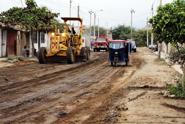 Casma: Realizan mantenimiento de carretera en asentamiento humano Villa Hermosa