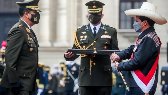 En ceremonia sin prensa, Pedro Castillo es reconocido como jefe supremo de las FF.AA. y la PNP