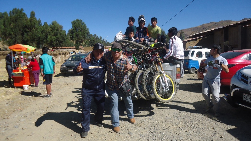 Cátac vivió con emoción IV descenso de ciclismo de montaña