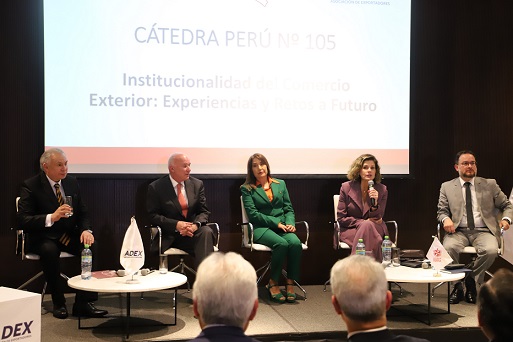 Exministros de Comercio Exterior rechazaron grave deterioro institucional del país 