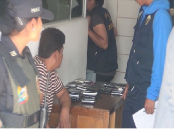 En operativo hallan 13 celulares en celdas del penal de Huaraz