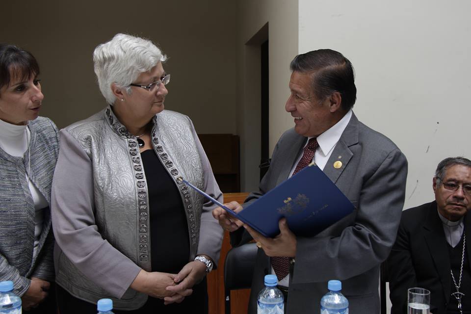 Embajadora de Canadá oficializa intercambio de experiencias educativas en favor de institución educativa